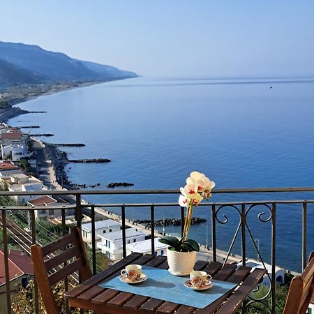 Apartamento Un Oblo Sul Mare San Lucido Exterior foto